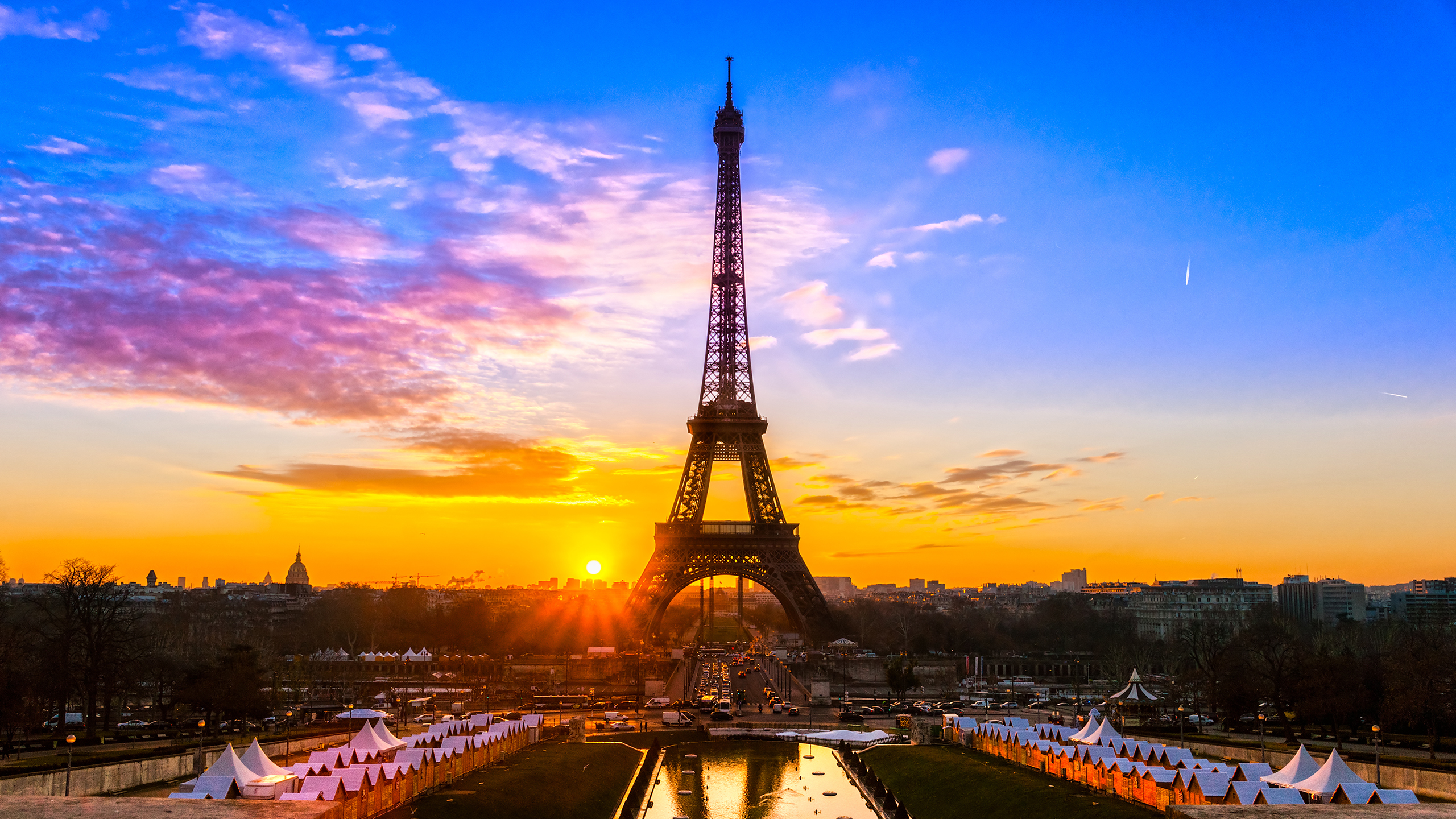 Eiffel tower at sunrise, Paris